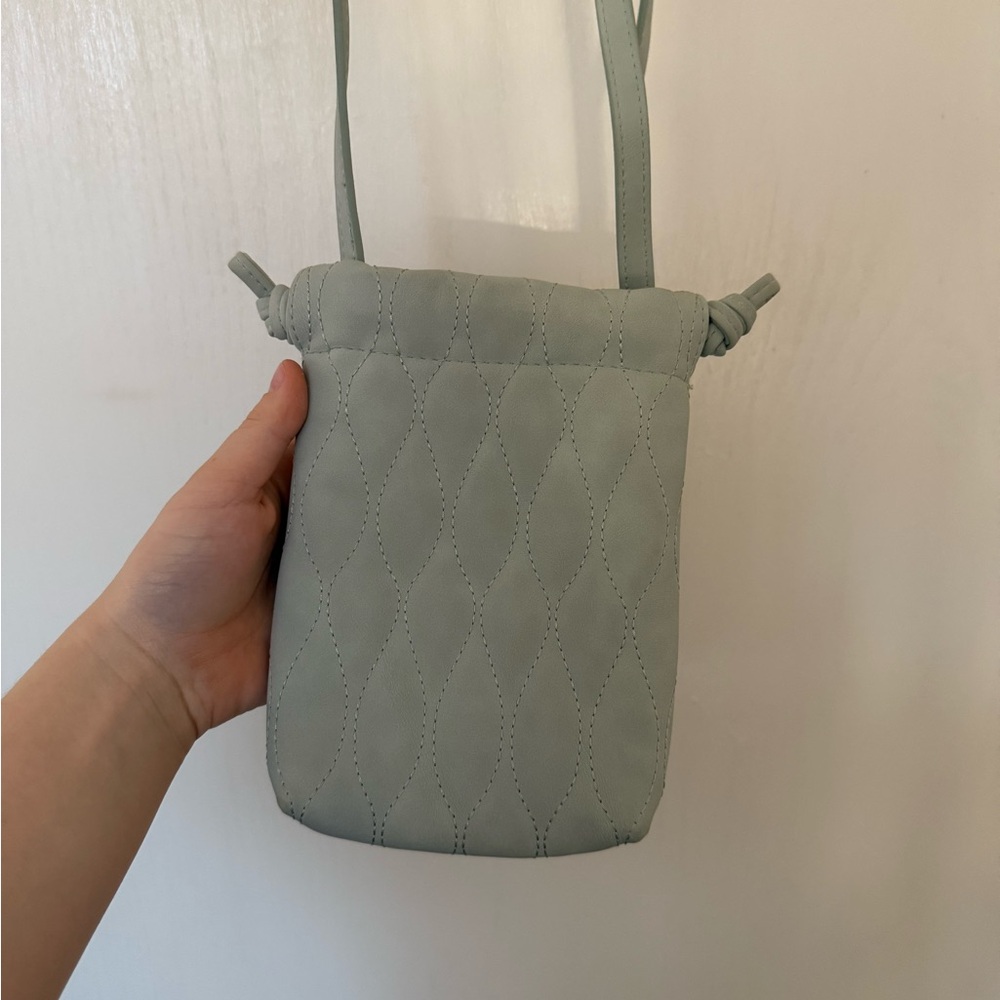 Elegant Light Green Quilted Women's Bag